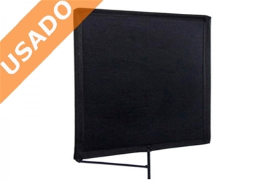 AVENGER I700B (Usado) Bandera Solid Black de 60 x 75.