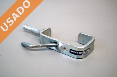 AVENGER C285 (Usado) Pinza de acero con spigot de 5/8".